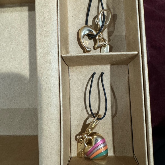 Brand new black leather coach wristlet with charms - Picture 3 of 6